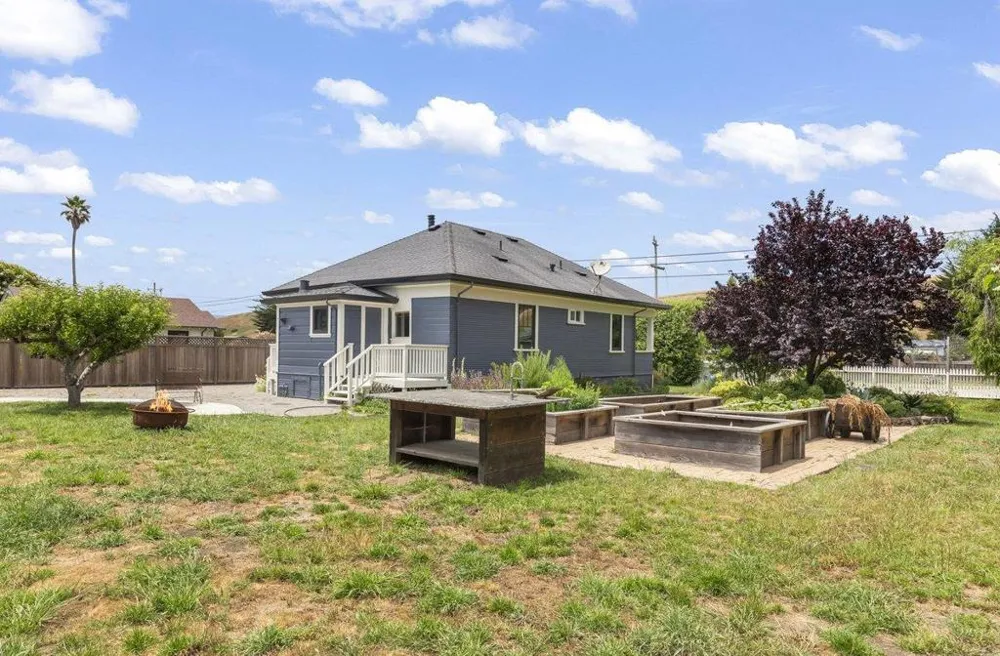 527 North Street Pescadero, CA 94060