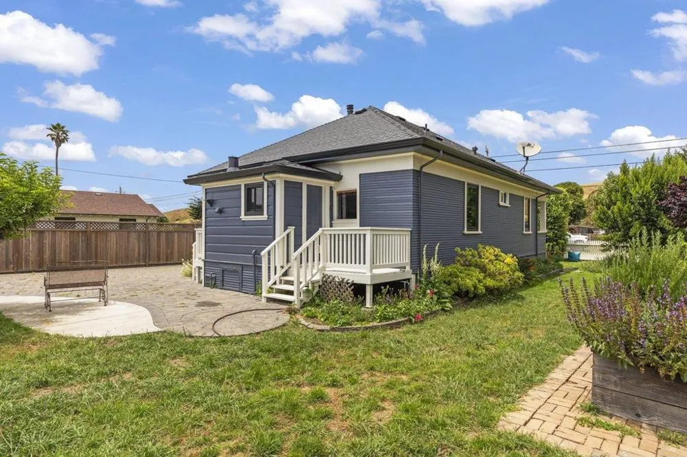 527 North Street Pescadero, CA 94060