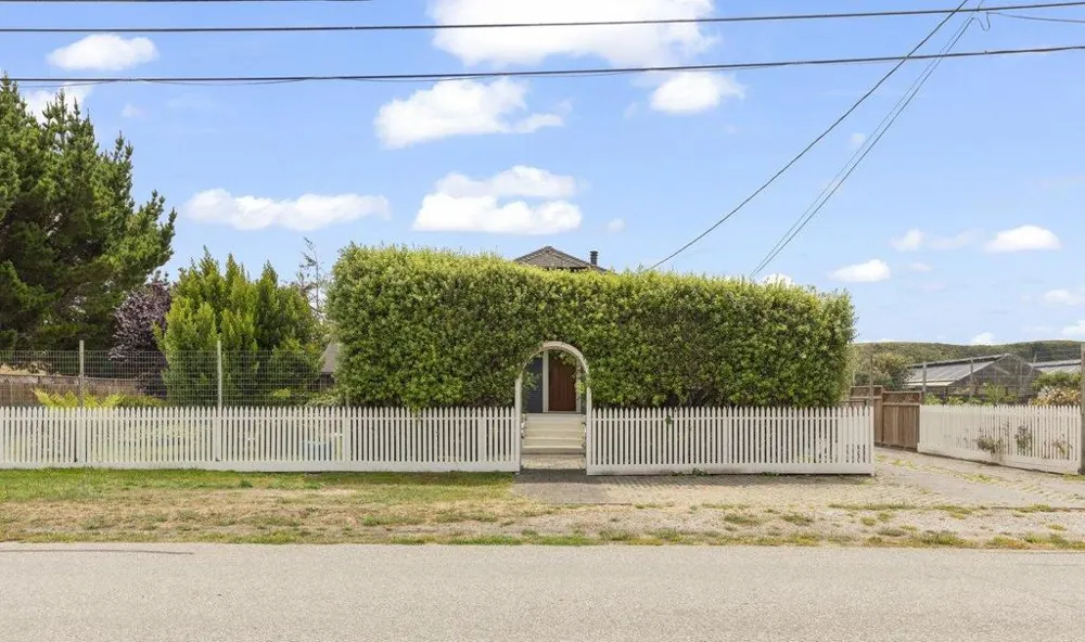 527 North Street Pescadero, CA 94060