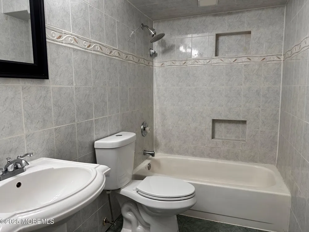 702 Cassville Road Jackson, NJ 08527