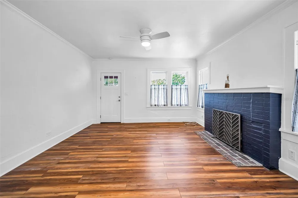 1100 35TH AVENUE St Petersburg, FL 33704