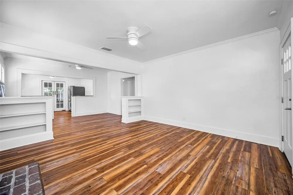 1100 35TH AVENUE St Petersburg, FL 33704