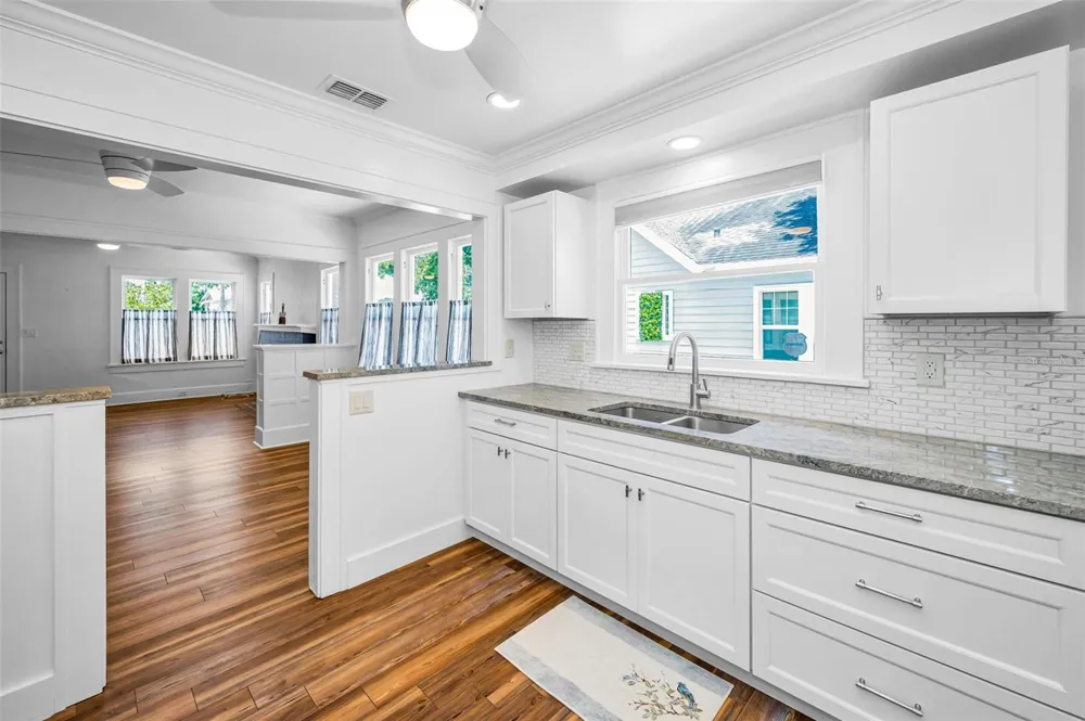 1100 35TH AVENUE St Petersburg, FL 33704