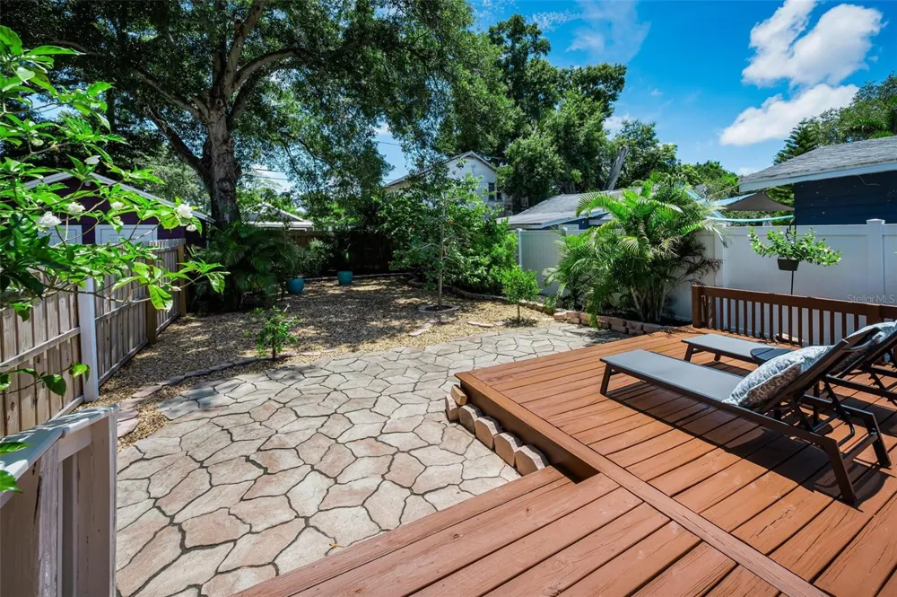 1100 35TH AVENUE St Petersburg, FL 33704