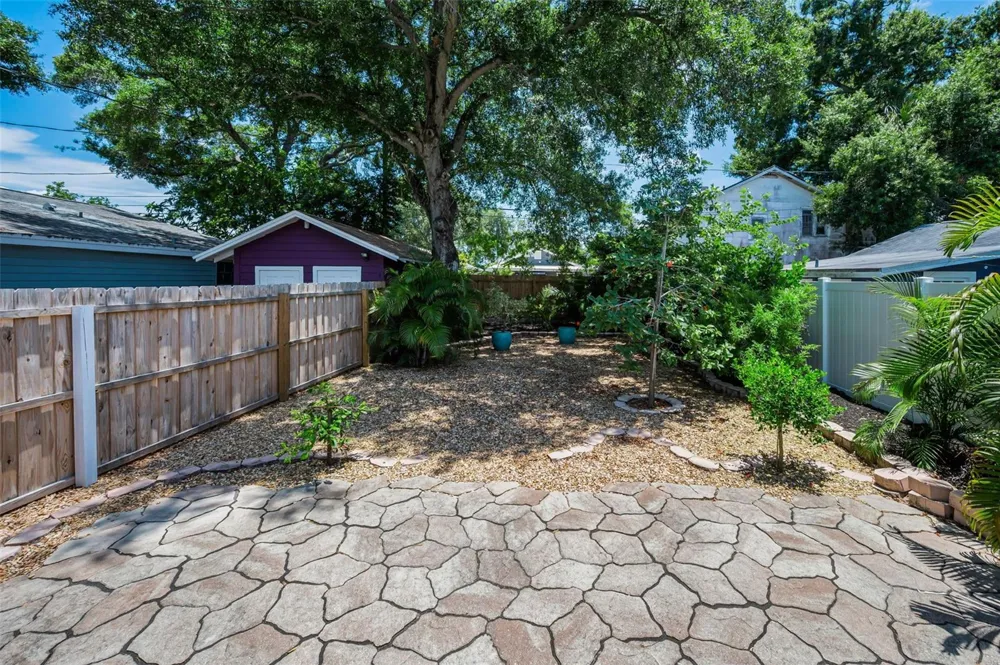 1100 35TH AVENUE St Petersburg, FL 33704