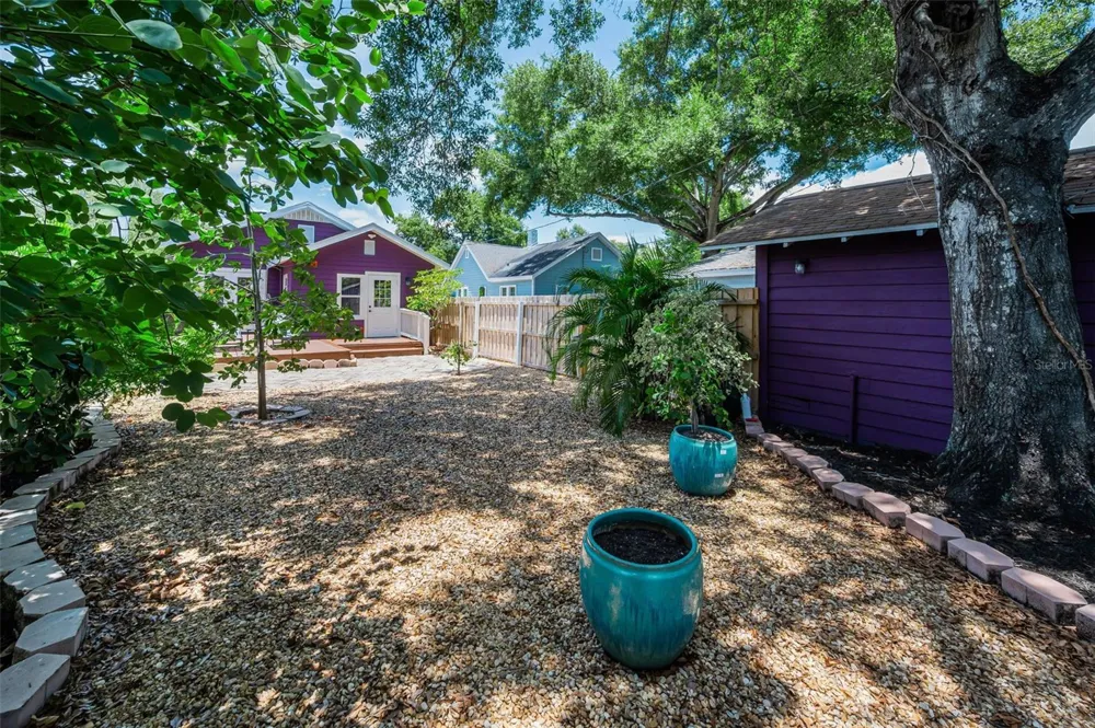 1100 35TH AVENUE St Petersburg, FL 33704