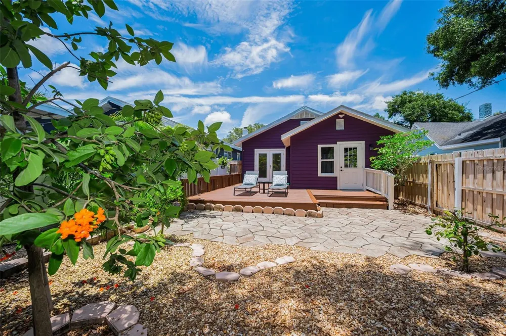 1100 35TH AVENUE St Petersburg, FL 33704