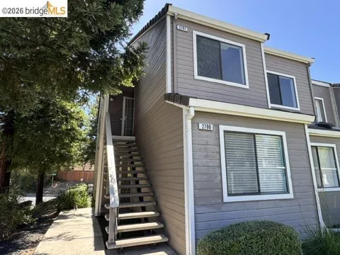 2701 Harvest Ln