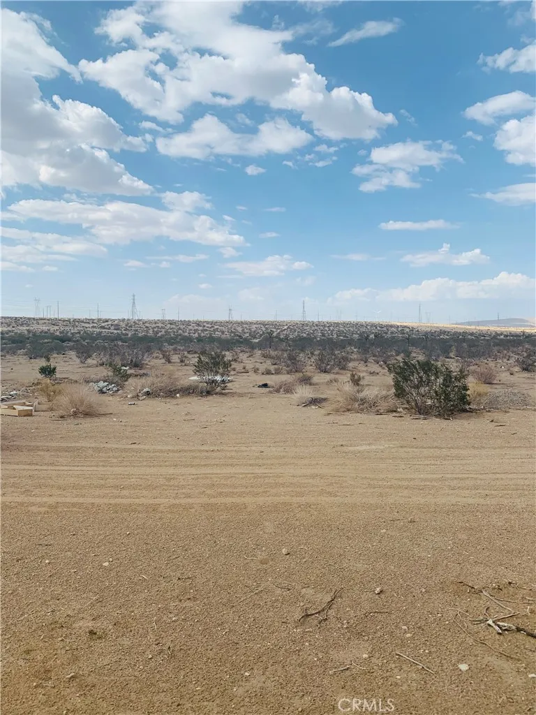 Tawney Ridge Ln Victorville, CA 92392