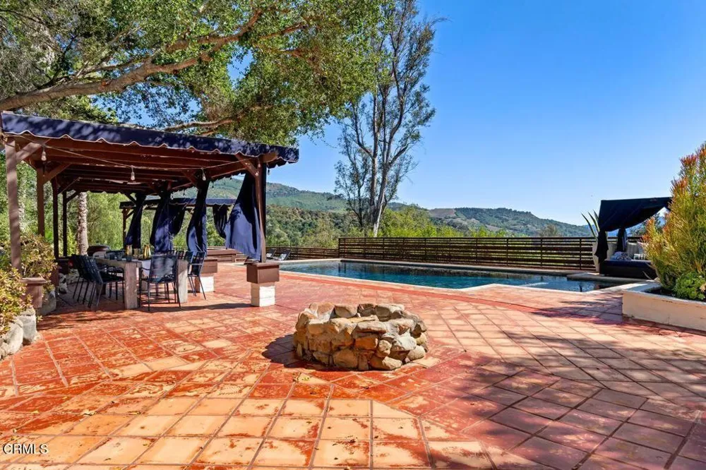 1002 Country Club Drive Ojai, CA 93023