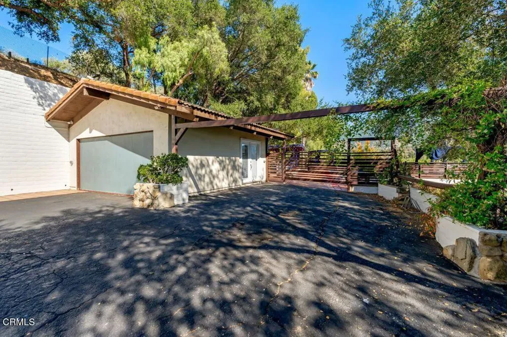 1002 Country Club Drive Ojai, CA 93023