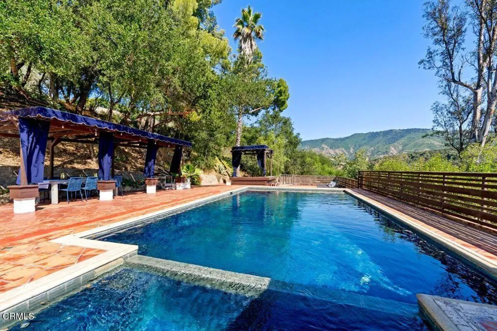 1002 Country Club Drive Ojai, CA 93023