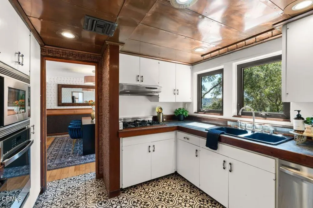 1002 Country Club Drive Ojai, CA 93023