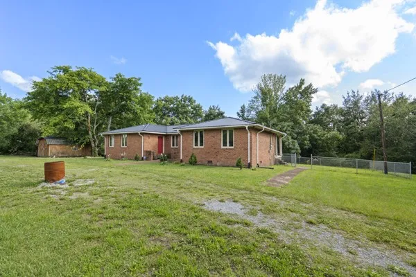 384 Columbia Ave Centerville, TN 37033