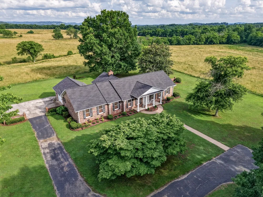 805 Boonshill Petersburg Rd Petersburg, TN 37144