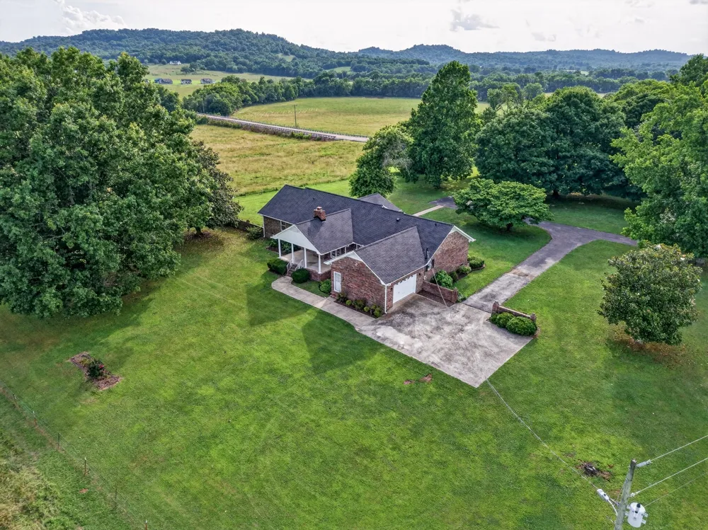 805 Boonshill Petersburg Rd Petersburg, TN 37144