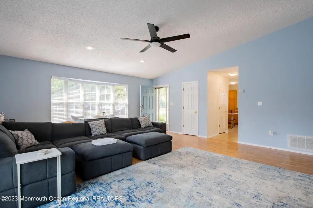 49 Williamsburg Drive Tinton Falls, NJ 07753