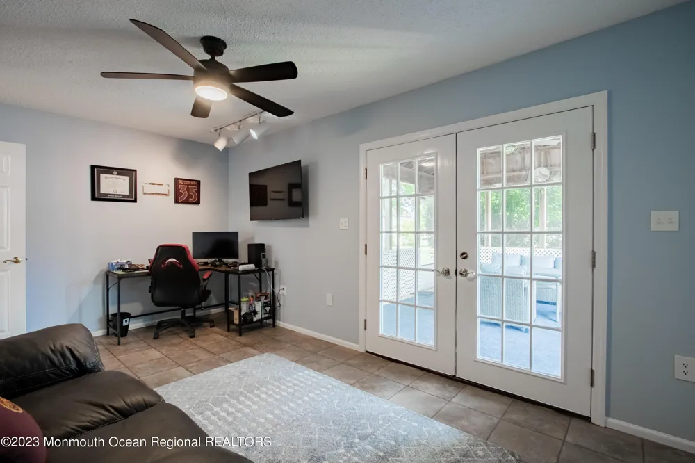 49 Williamsburg Drive Tinton Falls, NJ 07753
