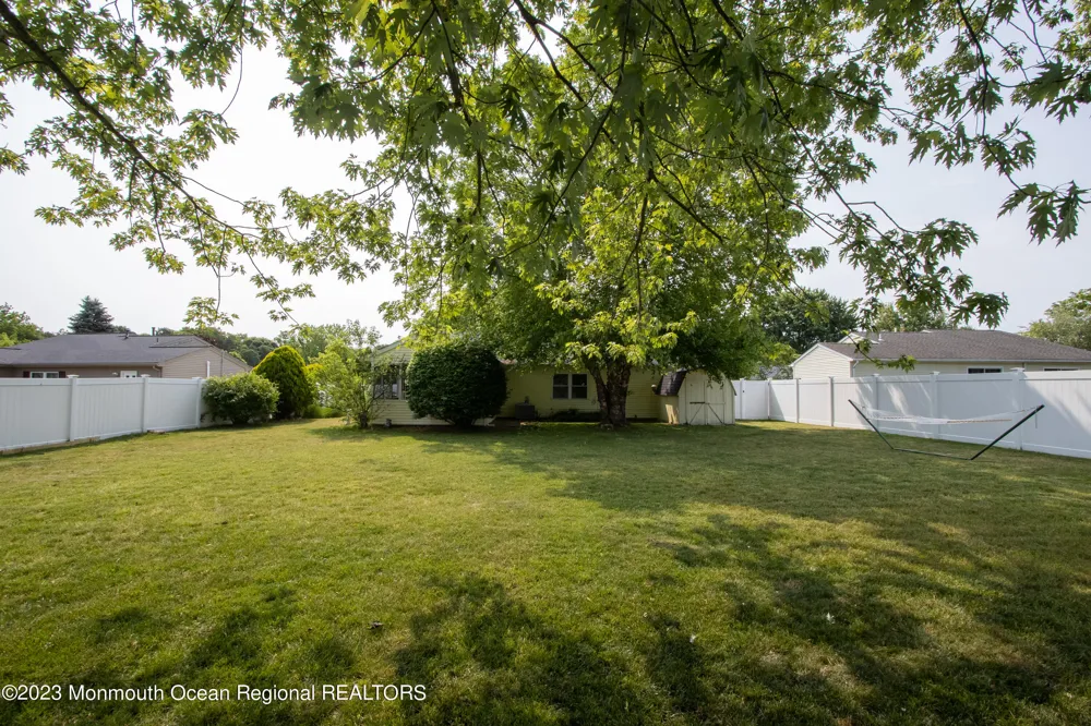 49 Williamsburg Drive Tinton Falls, NJ 07753