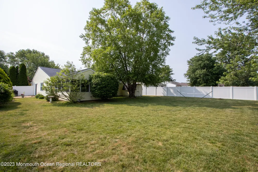 49 Williamsburg Drive Tinton Falls, NJ 07753