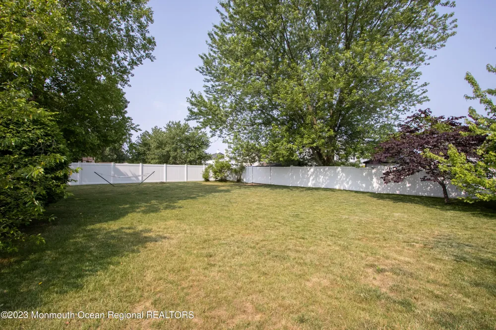 49 Williamsburg Drive Tinton Falls, NJ 07753