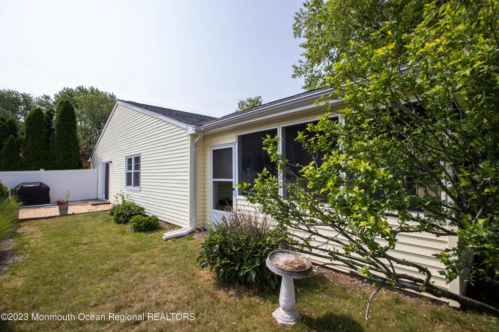 49 Williamsburg Drive Tinton Falls, NJ 07753