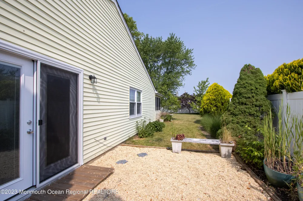 49 Williamsburg Drive Tinton Falls, NJ 07753