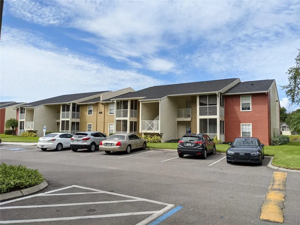209 LAKE BROOK CIRCLE #103 Brandon, FL 33511