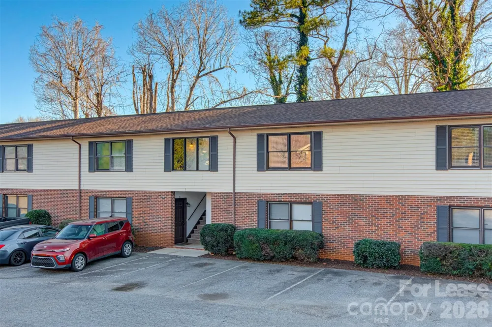 525 12th Street SW #17 Hickory, NC 28601