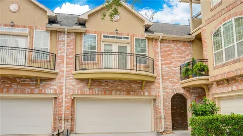 44 Versante Court