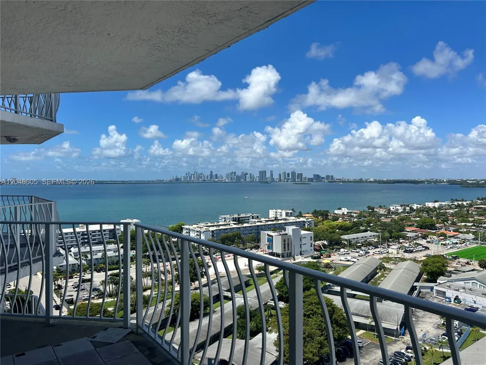 7601 E Treasure Dr #2104 North Bay Village, FL 33141