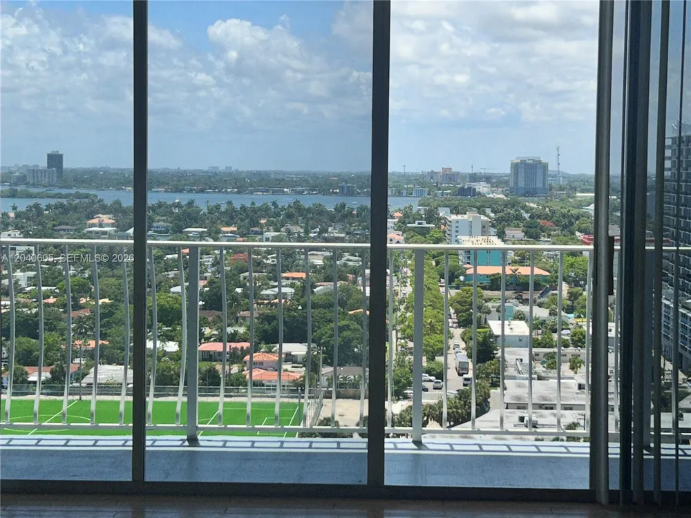 7601 E Treasure Dr #2104 North Bay Village, FL 33141