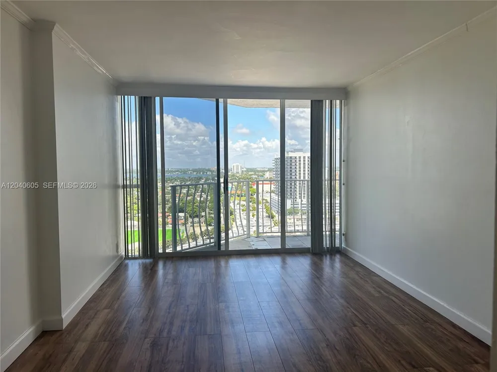 7601 E Treasure Dr #2104 North Bay Village, FL 33141