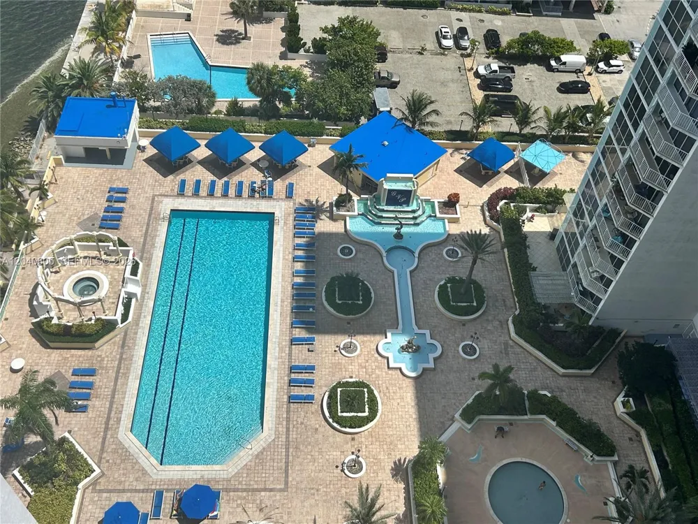 7601 E Treasure Dr #2104 North Bay Village, FL 33141