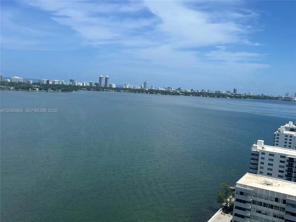 7601 E Treasure Dr #2104 North Bay Village, FL 33141
