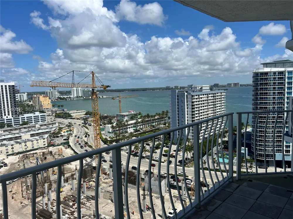 7601 E Treasure Dr #2104 North Bay Village, FL 33141