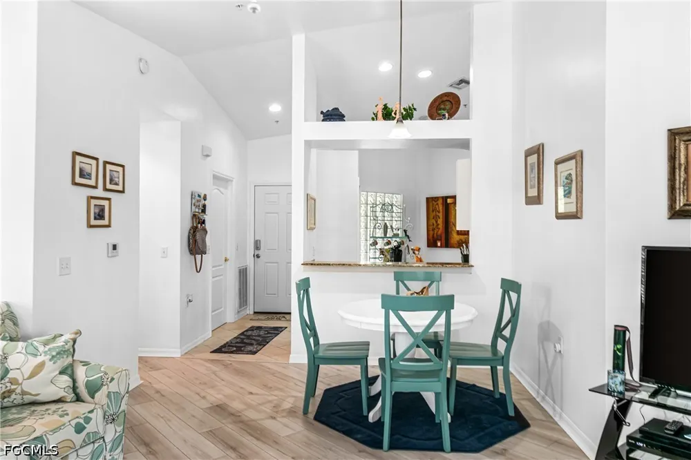 Summergate Circle #204 Fort Myers, FL 33913