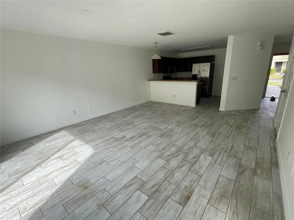 765 CRESTING OAK CIRCLE #127 Orlando, FL 32824
