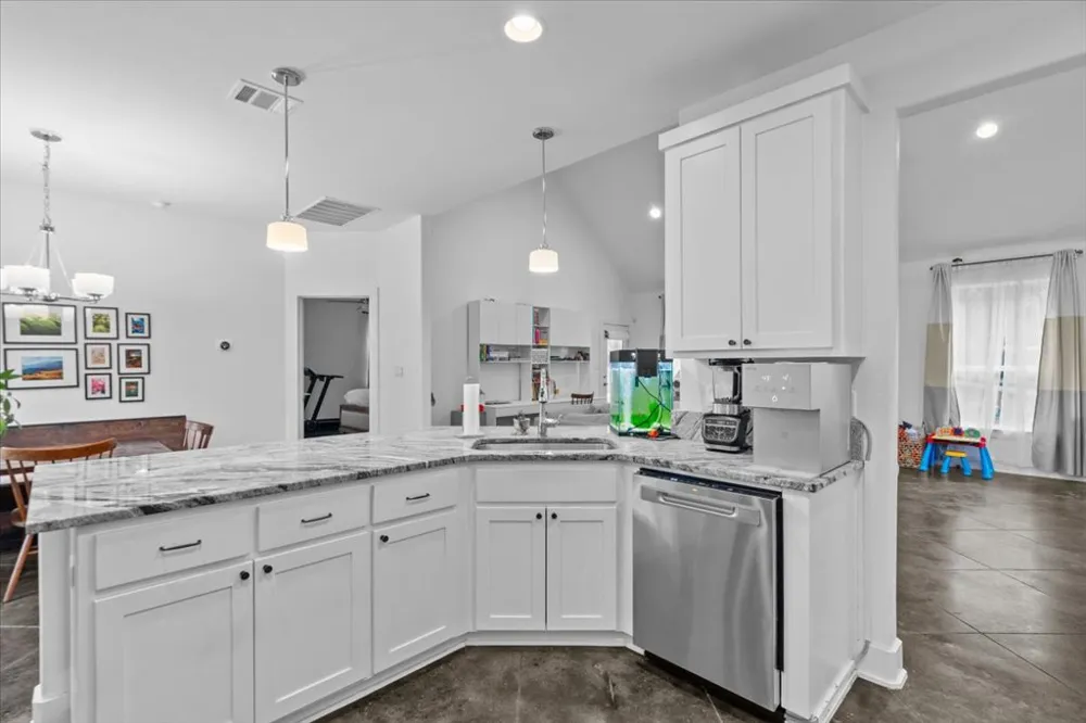 10304 Twin Lake Circle Dripping Springs, TX 78620