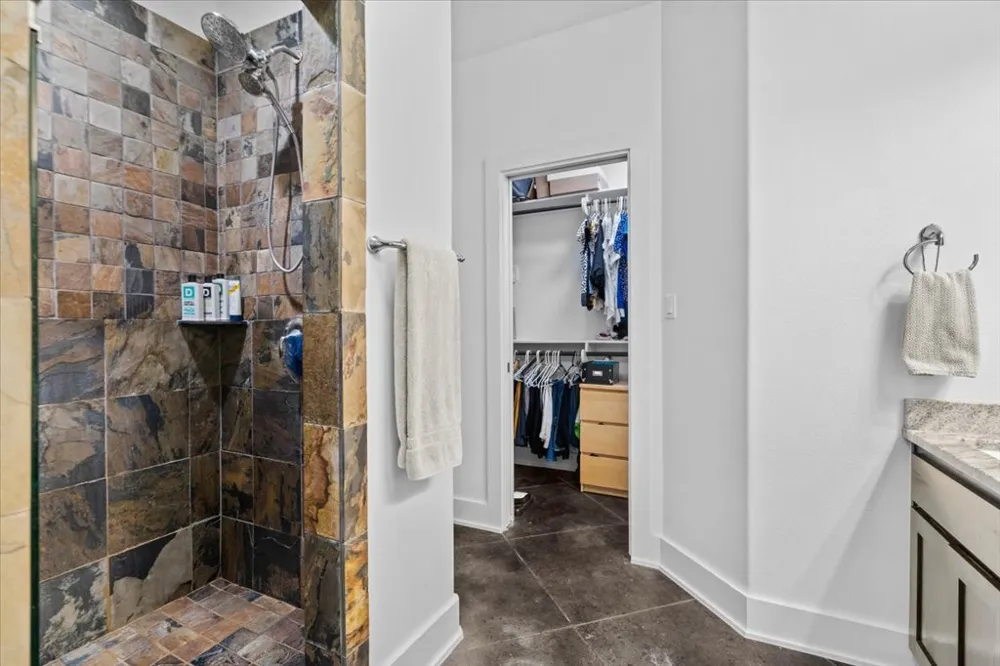 10304 Twin Lake Circle Dripping Springs, TX 78620