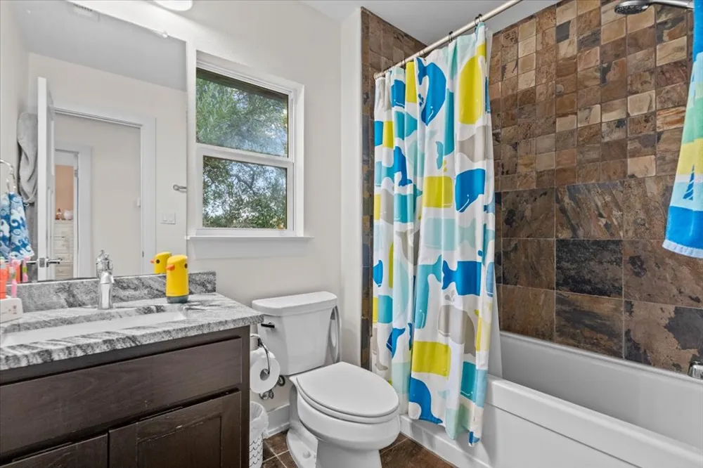 10304 Twin Lake Circle Dripping Springs, TX 78620