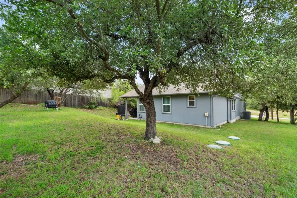 10304 Twin Lake Circle Dripping Springs, TX 78620