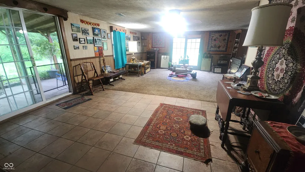 92 E Trestle Road Veedersburg, IN 47987