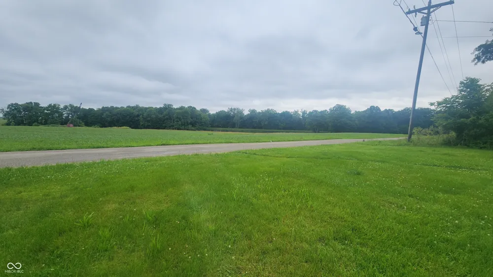 92 E Trestle Road Veedersburg, IN 47987