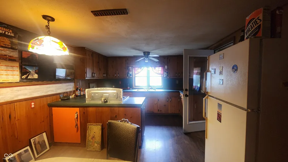 92 E Trestle Road Veedersburg, IN 47987