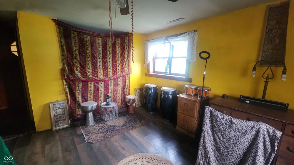 92 E Trestle Road Veedersburg, IN 47987