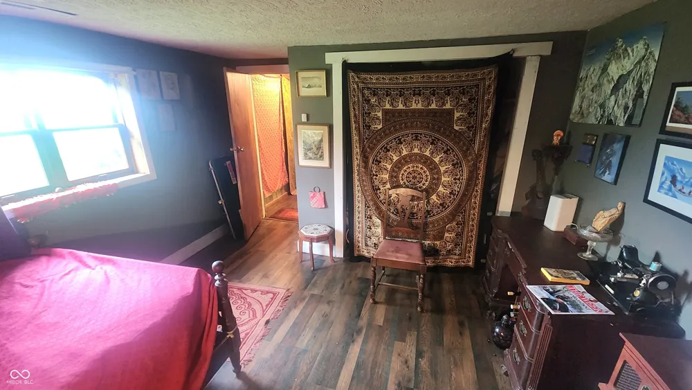 92 E Trestle Road Veedersburg, IN 47987