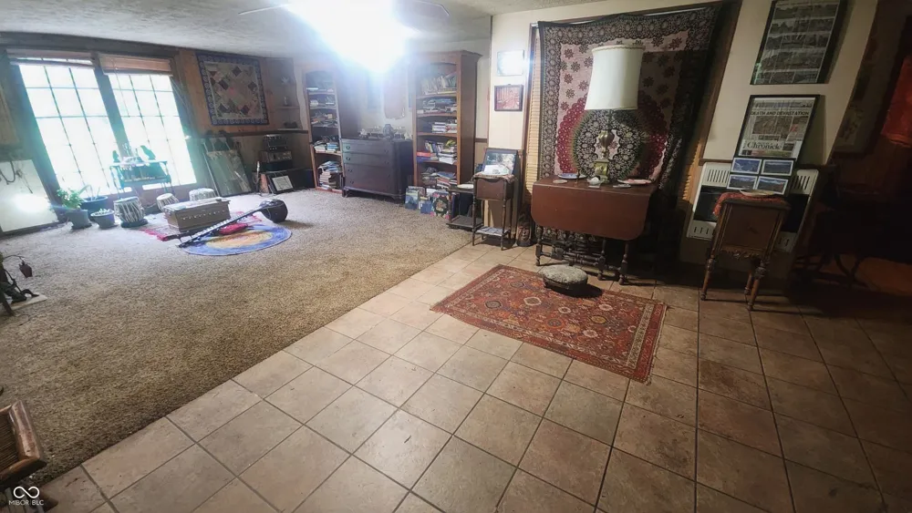 92 E Trestle Road Veedersburg, IN 47987