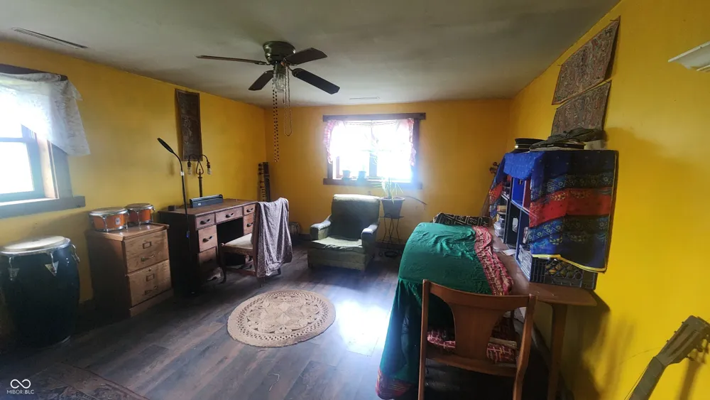 92 E Trestle Road Veedersburg, IN 47987