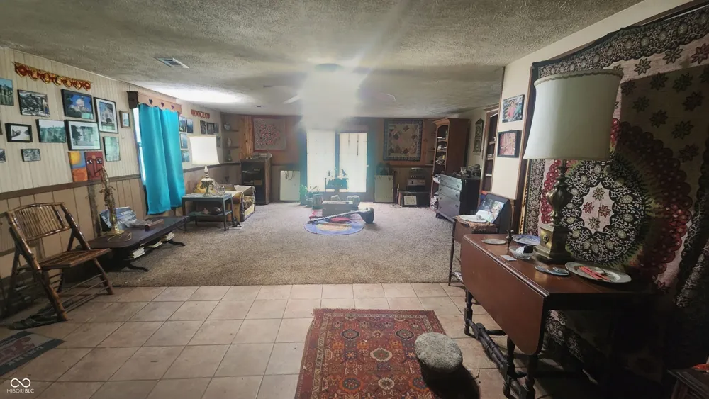 92 E Trestle Road Veedersburg, IN 47987